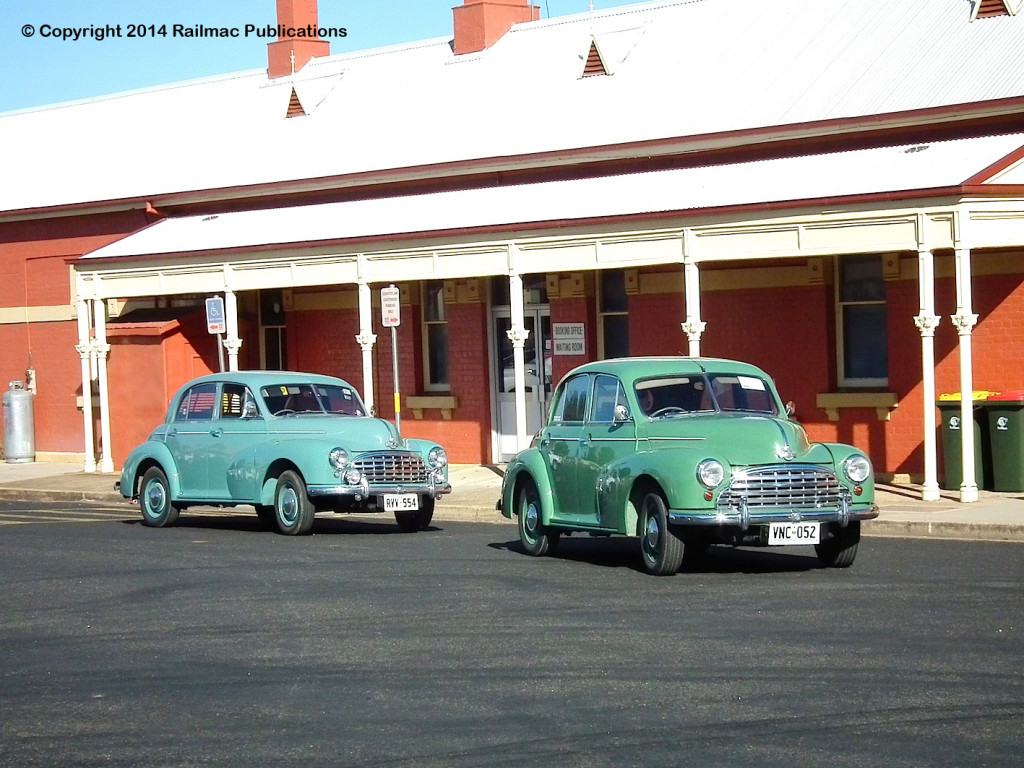 (SM 14-4-1845) 1952 and 1951 Morris Oxfords at Parkes (NSW), 20th April 2014